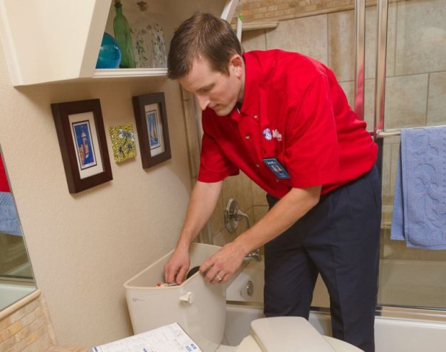 How to Unclog a Toilet without a Plunger