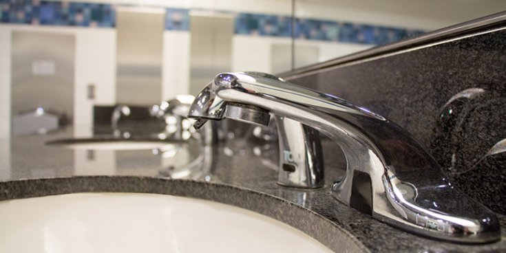 Are Touchless Bathroom Fixtures Helping Keep Us Healthy?